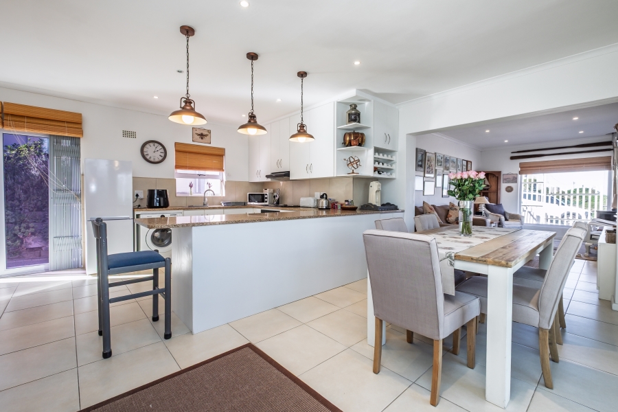 3 Bedroom Property for Sale in Glencairn Heights Western Cape